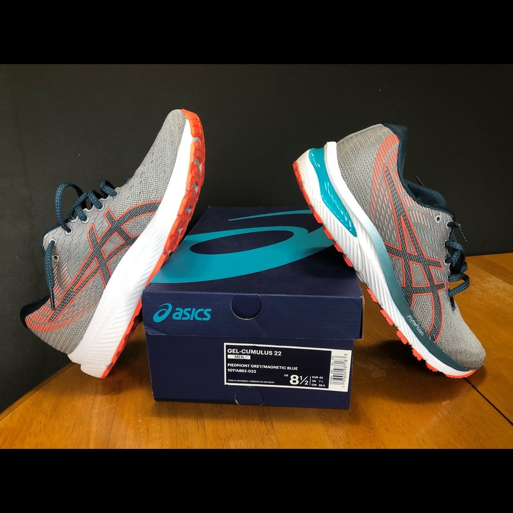 Men’s ASICS GEL-CUMULUS 22- 8.5 D